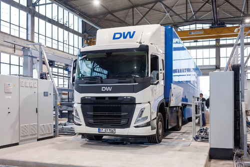 latest company news about CATL's Battery Swapping Strategy for Heavy-Duty Trucks vs. Europe's Megawatt Charging Network